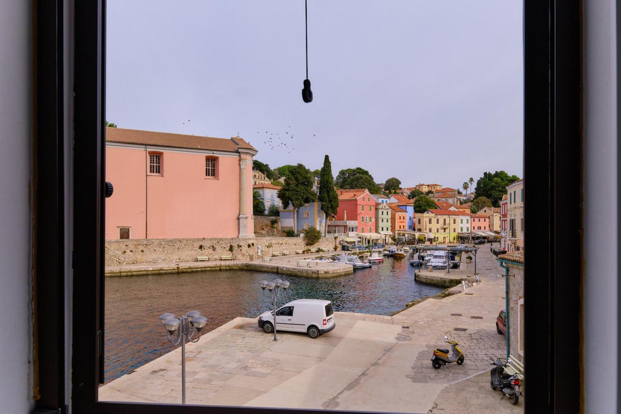 Apartments Antonella Veli Losinj Exterior photo