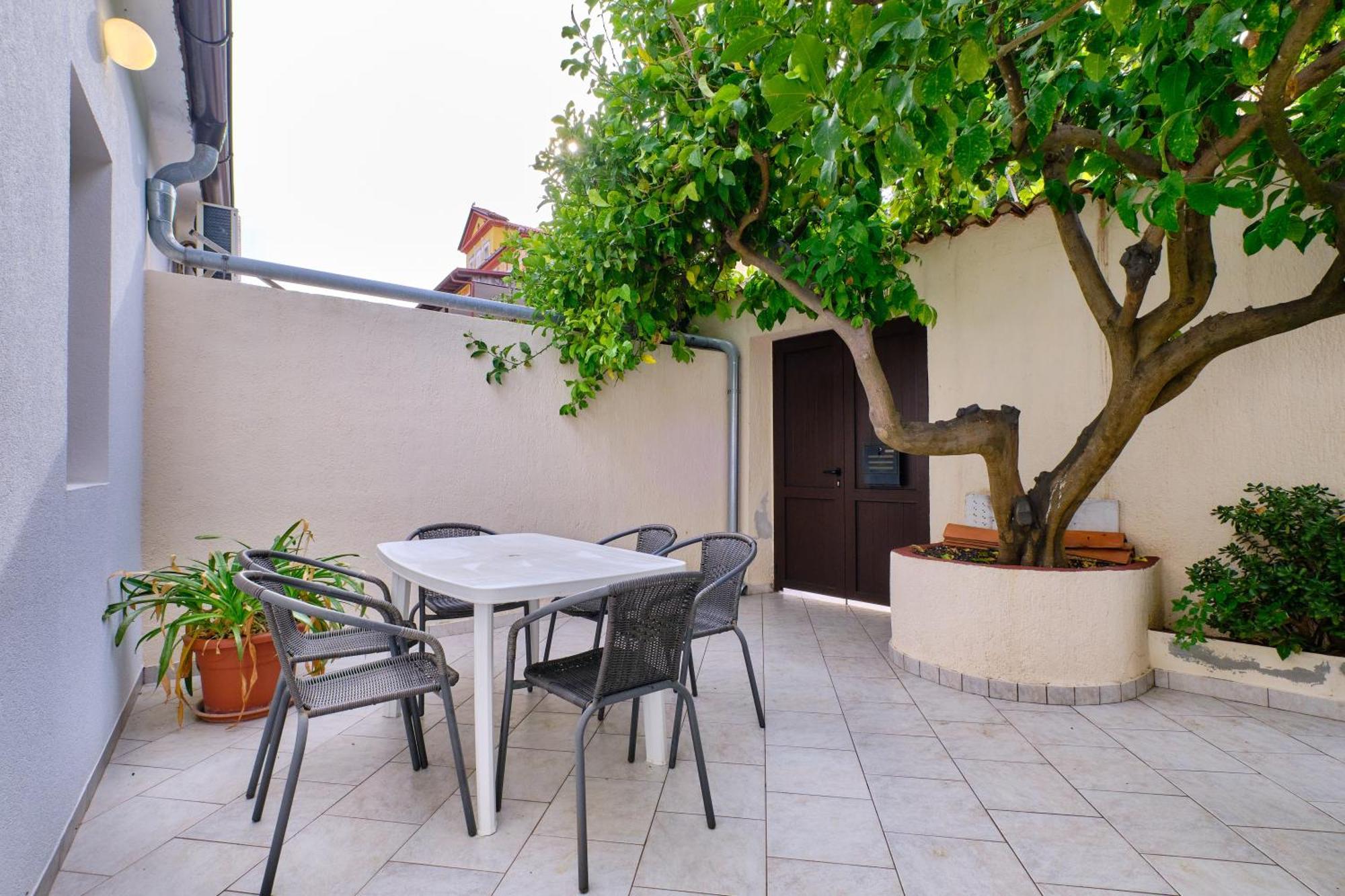 Apartments Antonella Veli Losinj Exterior photo