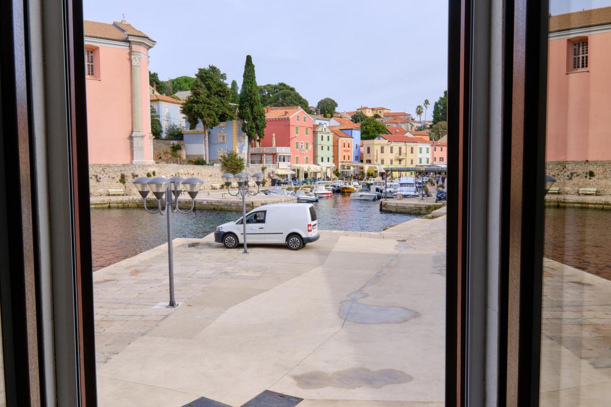 Apartments Antonella Veli Losinj Exterior photo
