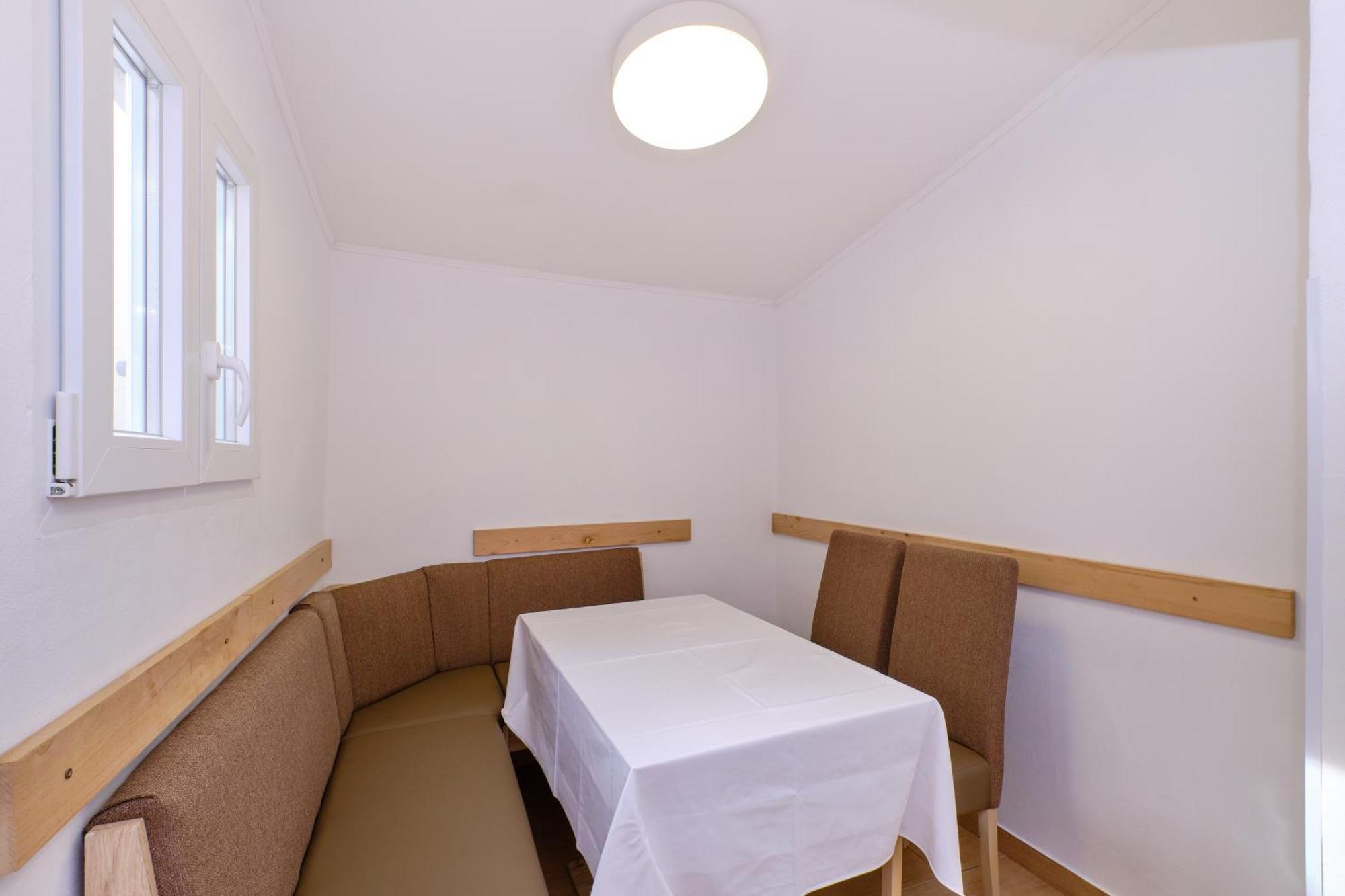 Apartments Antonella Veli Losinj Exterior photo